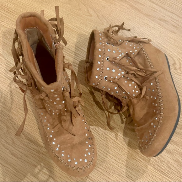 Justice Brown Fringe and Rhinestone Booties Size 3 - Picture 10 of 15